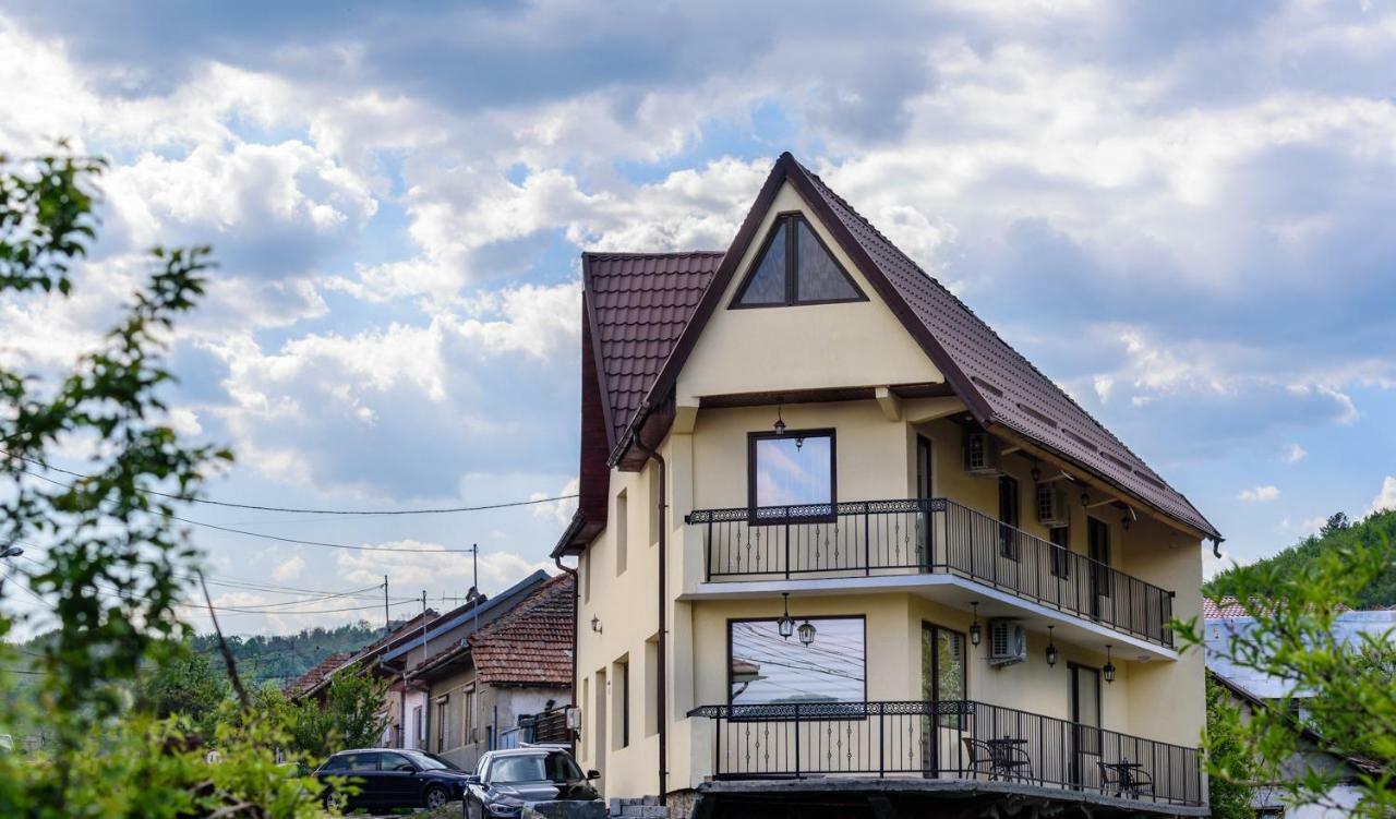 דירות Orşova Casa Sky מראה חיצוני תמונה