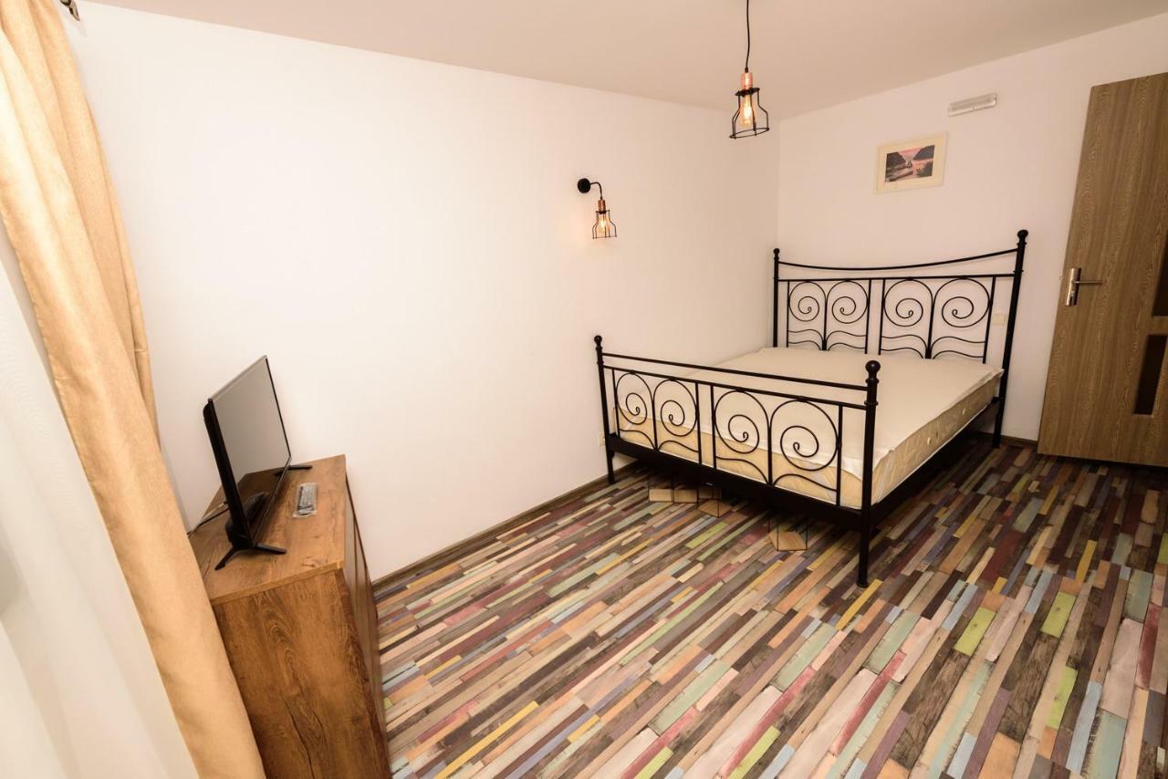 דירות Orşova Casa Sky מראה חיצוני תמונה