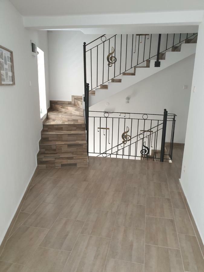 דירות Orşova Casa Sky מראה חיצוני תמונה